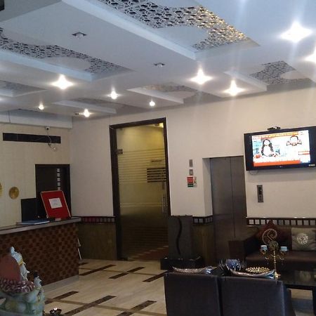 Hotel Bizzotel Гургаон Екстериор снимка