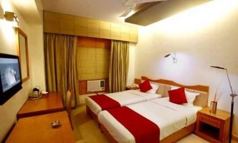 Hotel Bizzotel Гургаон Екстериор снимка