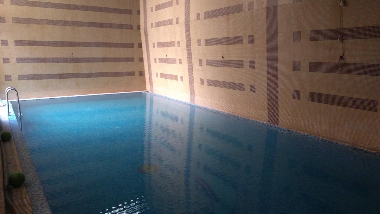 Hotel Bizzotel Гургаон Екстериор снимка