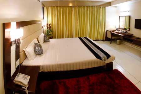Hotel Bizzotel Гургаон Екстериор снимка